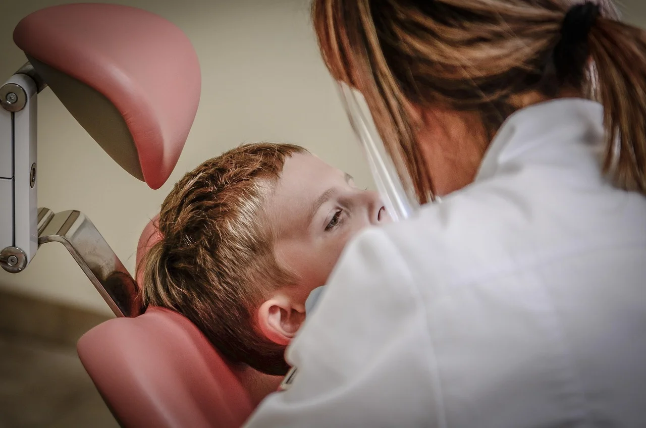 Stomatologia rodzinna – bezstresowe leczenie dzieci i dorosłych